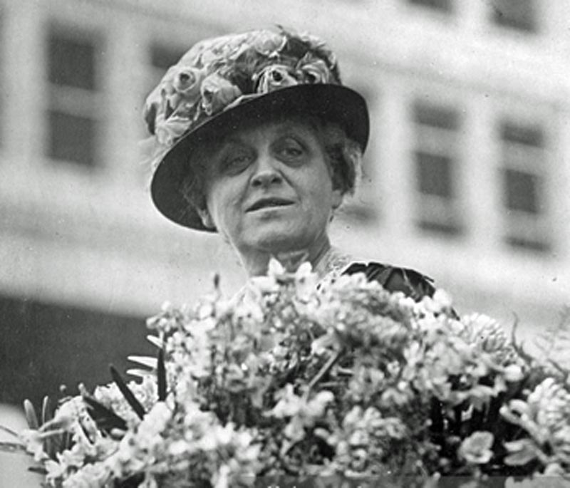 Happy 163rd birthday to Carrie Chapman Catt!

Carrie was a key coordinator of the woman suffrage movement and skillful political strategist, who played a leading role in the successful campaign to win voting rights for women. 

#CarrieChapmanCatt #HERstory #19thAmendment