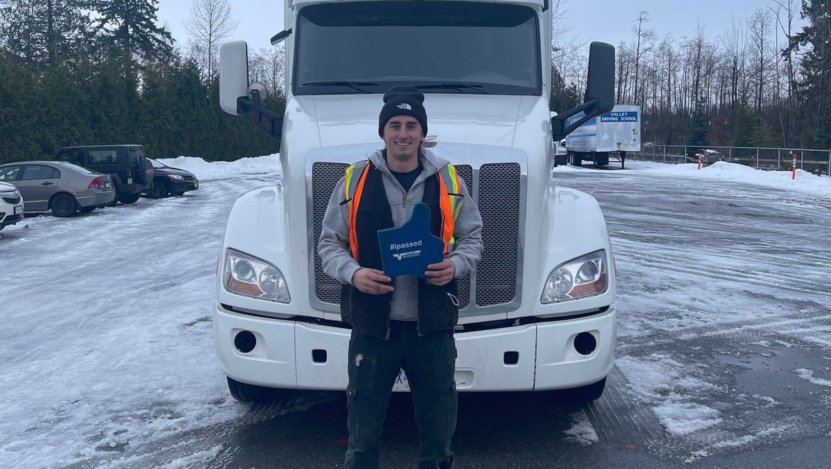 valley_driving's tweet photo. Congratulations Hunter on passing your road test! ππ The trucking industry will flourish with you becoming a part of it! #ipassed #SuccessSaturday #truckerlife #learnwithvalley https://t.co/ctsSszABRU