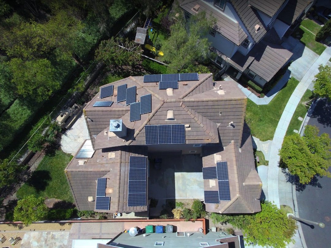 ocsolarinc's tweet photo. Gorgeous birds eye view. Look at all that #green... #greenenergy that is! #SolarPanels #GoSolar #SolarViews https://t.co/Er7t6yAWzI