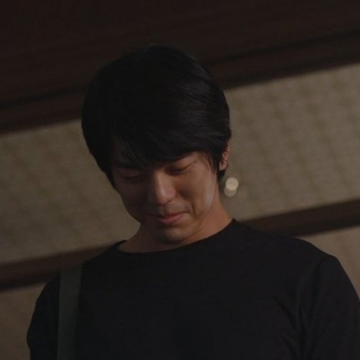 •kdm• 🔥 SNOWDROP 🔥

Cara bikin dia senyum ternyata cuma perlu dikasih mie instan doang