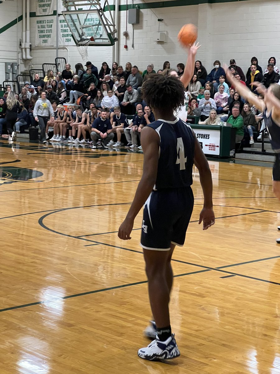 GraniteBears's tweet photo. congrats to Bears 🏀 #10 @khollingswort19 &amp; #4 @MarioRevels the WSYD 📻/H&amp;R Block Players of the Week (ending 1/7/21)  GO 🐻 @MACSchools @granitesquad @BHAYESMABBALL @ahmayfield @MABearHistorian @AbbyGallimore1 @howlett_garrett https://t.co/7hgbm5v5Kr