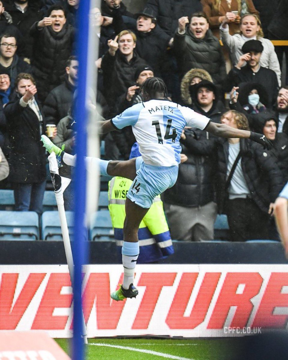 HLTCO's tweet photo. The looks on the faces of these Millwall fans as Jean-Philippe Mateta volleys their corner flag having won Palace the game are glorious. 

Piss. Boiled. https://t.co/LllbSqj7D6