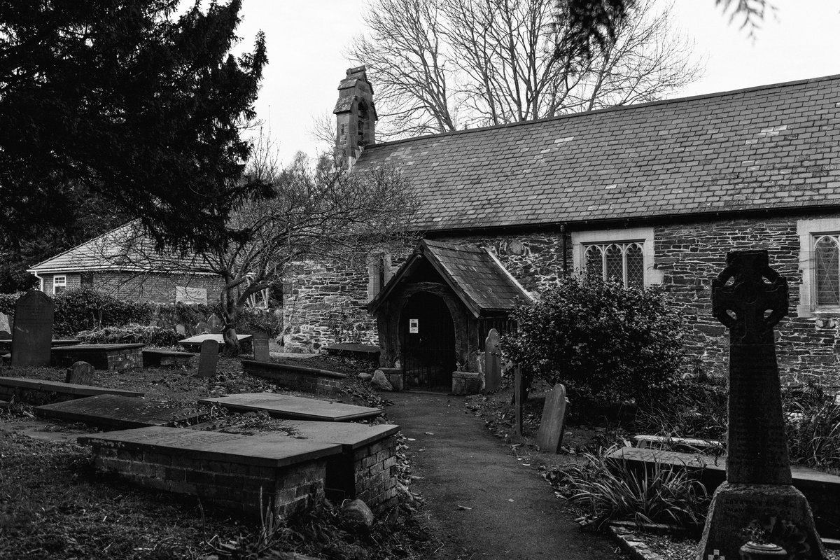 RojSmith's tweet photo. St Bened, #Gyffin

Originally thirteenth century.
#photography https://t.co/EqE8Mb2mdM