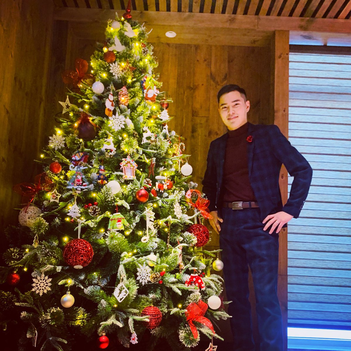 Сар шинэдээ сайхан шинэлээрэй
Бусдаас түрүүлж алхаж үзье даа
😅😅😅
2022 онд бодсон санасан бүх төлөвлөгөө нь биелэх болтугай.
Чимээгүй уншигч байгаа шүү лов юу олл😘