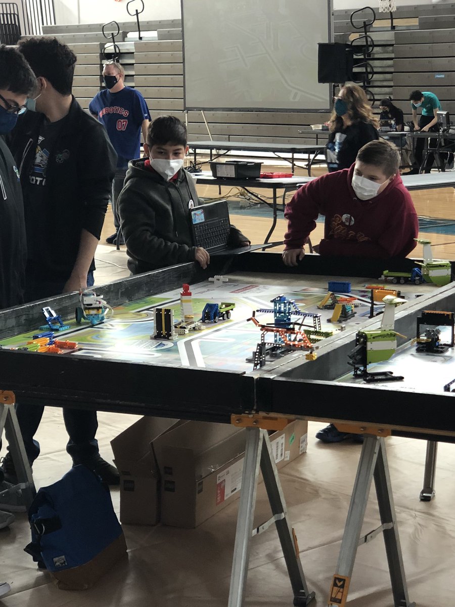 Ensor_MS's tweet photo. Robocom 8.0 and our Eagles representing! So proud of our scholars and Ms. Sifuentes! You all are awesome! #WeAreEnsor #TeamSISD https://t.co/nLu2cDij6n