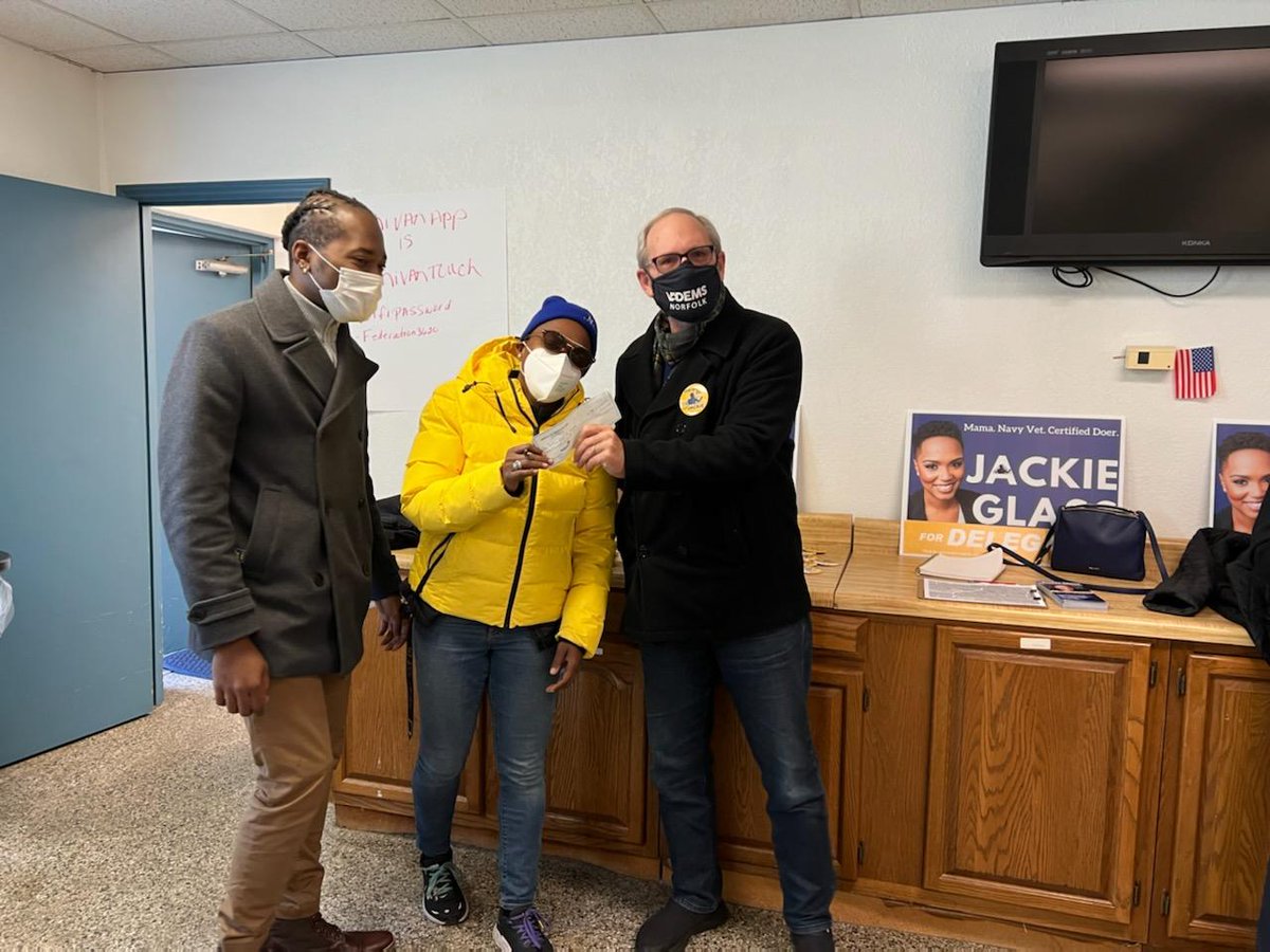 NorfolkDems's tweet photo. The Norfolk City Democratic Committe presenting a $3,000 donation to @jackie4norfolk with @NadariusClarkVA and @DaunHester https://t.co/91o8vQKlxO