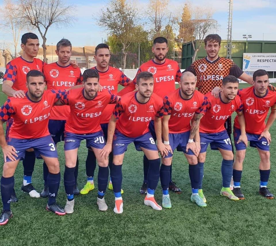 DeportesGandia's tweet photo. ⚽️REGIONAL PREFERENTE⚽️
👉🏼 @1935Sdsueca 2️⃣➖0️⃣ @CELaFont
👉🏼 @UETavernes 4️⃣➖0️⃣ @MuroCFOficial
⚽️ Seral (2), Soler y Edu
#RegPref @FFCV_info #SerDeportivosGandia
📸UE Tavernes https://t.co/H2hZeA7SgG