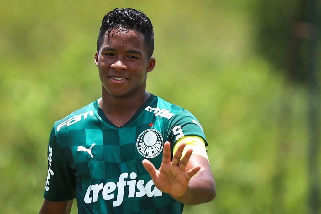 labnationscout's tweet photo. Endrick 🇧🇷, 15, Striker, @Palmeiras 

⬆️ Finishing, Phisique, Heading, Opportunist
🦶🏼 Left Foot
⚽️ 4 goals in 2 games in @Copinha 
🔙 Last season 28 games and 13 goals for U17 and U20
👁 For sure he’s on Abel Ferreira’s sight

#Copinha2022 #Copinha https://t.co/kG3Aug0hEI