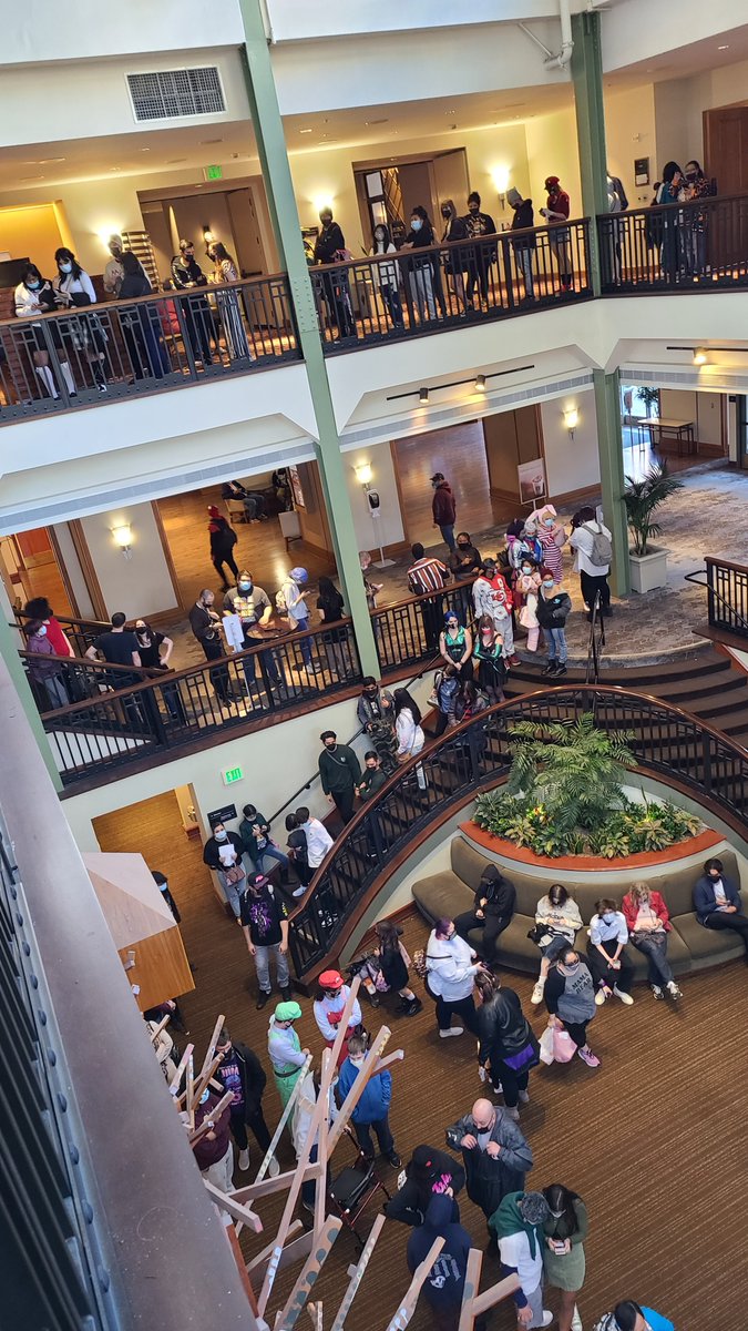 averytyrellbank's tweet photo. Two and a half hour line for covid testing at #SacAnime https://t.co/juovLv29CL
