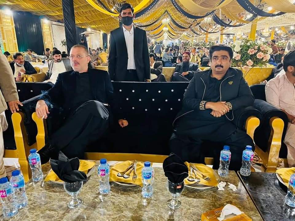 KaleriKamran114's tweet photo. Beloved MPA PS63 @sharjeelinam attended wedding ceremony of Memons family, on this moment MPA @SyZulfiqarShah &amp; @qnqamar were also present there https://t.co/ydGDsY5hFE