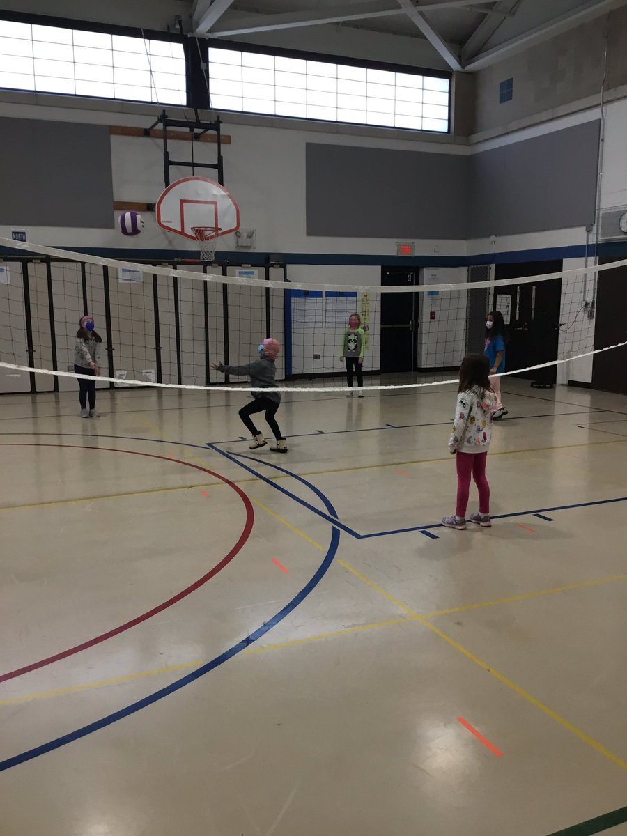 ZacharyBeyer3's tweet photo. 3rd and 5th grade students at Field had fun playing volleyball games on Friday! #physed @FieldD64 @D64Educators @D64News #engageD64 #d64smiles https://t.co/mq74WtAbDF
