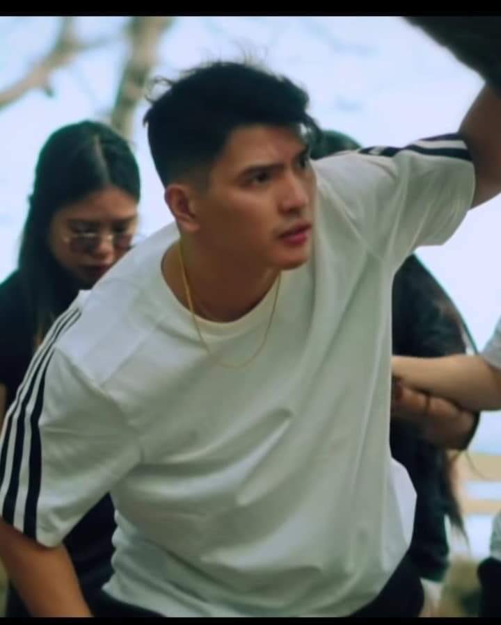 rosan0306's tweet photo. Ano sinisilip mo dyan bunso

MYGZ MOLINO ANG PAGBABALIK https://t.co/BxueWa04SI