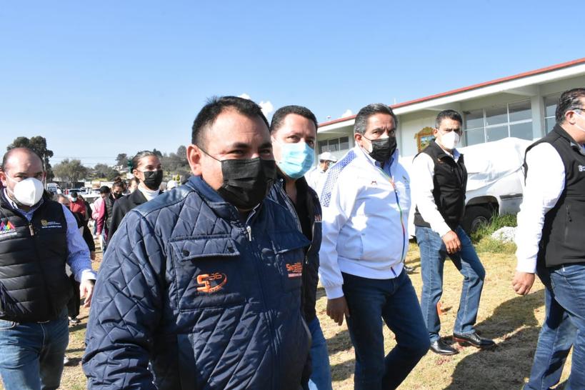 Seccion36Ofic's tweet photo. 🟠 La gestión y el trabajo en unidad rinde frutos:
Arranca la vacunación de refuerzo contra COVID-19 a Trabajadores de la Educación del Estado de México.
#SNTE
#CaminandoConPasoFirmeYUnidos https://t.co/tyoMMp6yeL