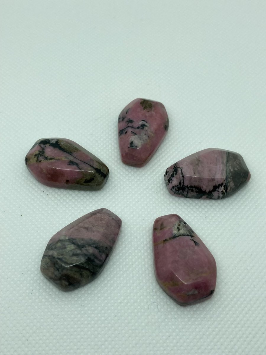 MFluoriteshop's tweet photo. Mini restock before the BIG ONE! Coffins, mushrooms and tumbled are now available!
➡️ https://t.co/cELnQFlmCJ ⬅️.  #restock #crystalshop #smallbusiness #crystal #fluorite #witch #witches #witchcraft #witchy #smallbusinessowners https://t.co/GauGwn3CK2