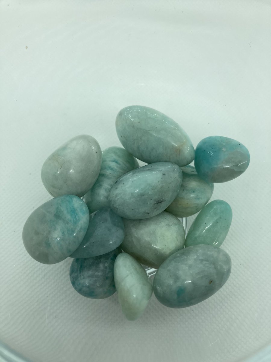 MFluoriteshop's tweet photo. Mini restock before the BIG ONE! Coffins, mushrooms and tumbled are now available!
➡️ https://t.co/cELnQFlmCJ ⬅️.  #restock #crystalshop #smallbusiness #crystal #fluorite #witch #witches #witchcraft #witchy #smallbusinessowners https://t.co/GauGwn3CK2