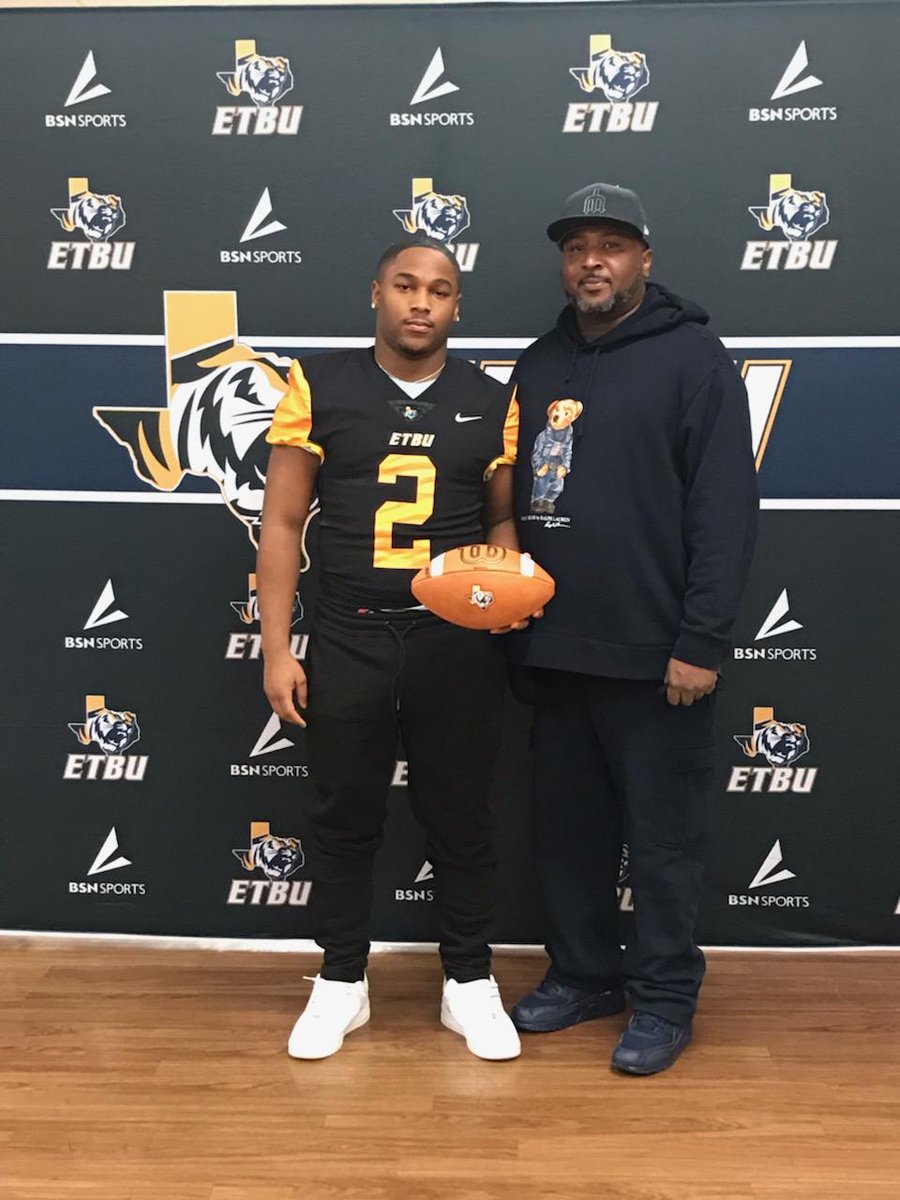 d1_daunte's tweet photo. 🚨🚨 Blessed and Thankfull to receive an offer from @ETBU_Football and going on official visit. Thank you to @ETBUCoachRu @coachjwmoore @DevWy43 and all the ETBU Staff for your hospitality. ❤ @ResendezJJ @CTownEaglesFB @_EliteProspects @DfwSho @dfwprepsports https://t.co/mtyTZNwG6B