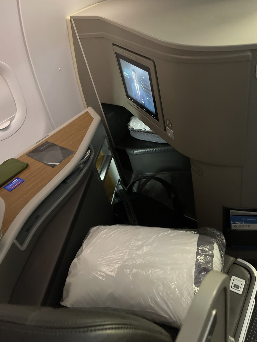 BioHackJourney's tweet photo. Such an amazing flight with @AmericanAir in Flagship First! #avgeek #aviation #flagshipfirst #firstclass #AmericanAirlines #wanderlust #Travel https://t.co/cujVrKRTl1