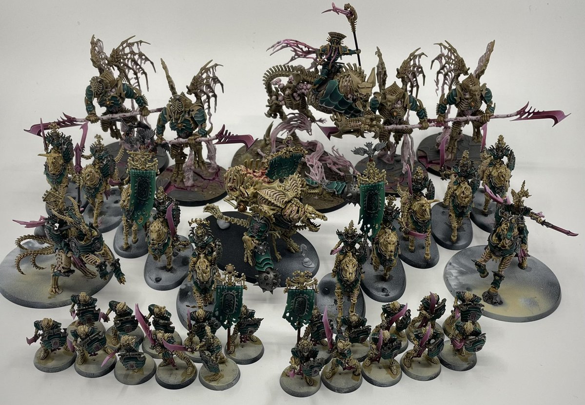 WarpTunneller's tweet photo. So I started a speed project before Christmas. I had low expectations but wanted to give it a go. It turned out like this (basing to do, Morghasts and Arkan are old). https://t.co/M3HRyKGfoC