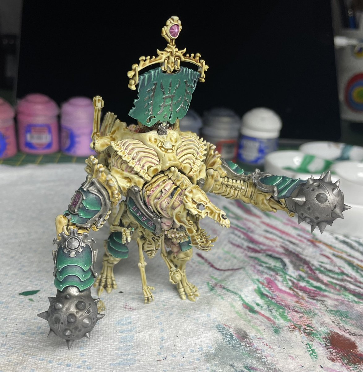 WarpTunneller's tweet photo. So I started a speed project before Christmas. I had low expectations but wanted to give it a go. It turned out like this (basing to do, Morghasts and Arkan are old). https://t.co/M3HRyKGfoC