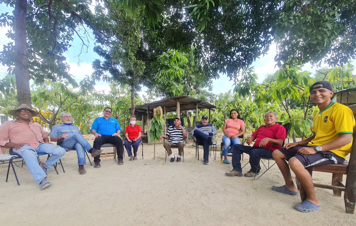 williancontig's tweet photo. Sumamos voluntades para la construccion de una patria soberana y productiva.Hoy en la base de misiones 8 de abril,  Comuna Pensamiento Bolivariano en la parroquia Ramon Ignasio Mendez
Del Mcpio #Barinas del Edo Barinas. 
@NicolasMaduro 
@dcabellor 
@FreddyBernal 
@jorgerpsuv https://t.co/ydd6WSOkSj