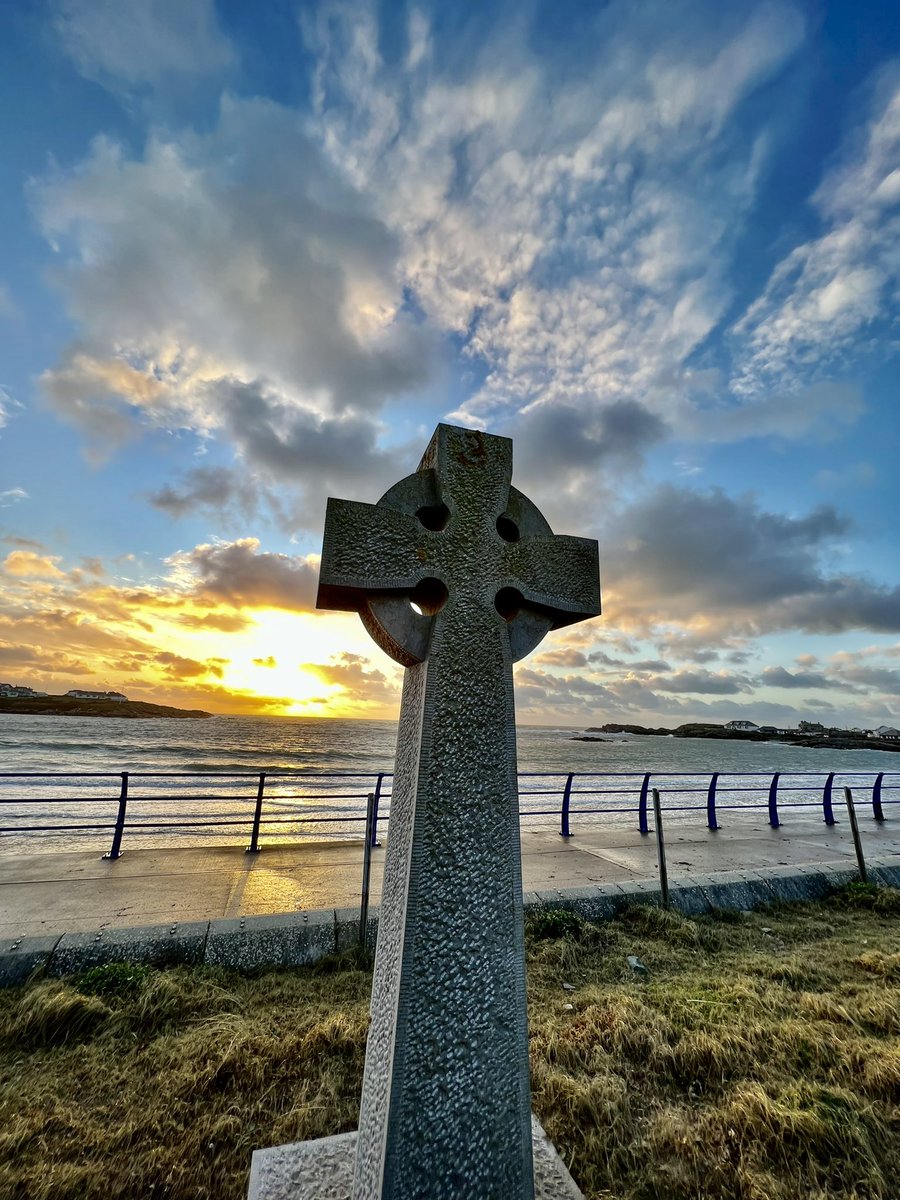 #Anglesey #Sundowns #monmamcymru #trearddurbay #beachdays #NorthWales