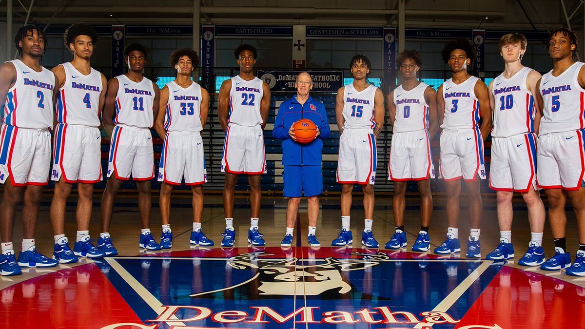 Step2TheMic tweet media