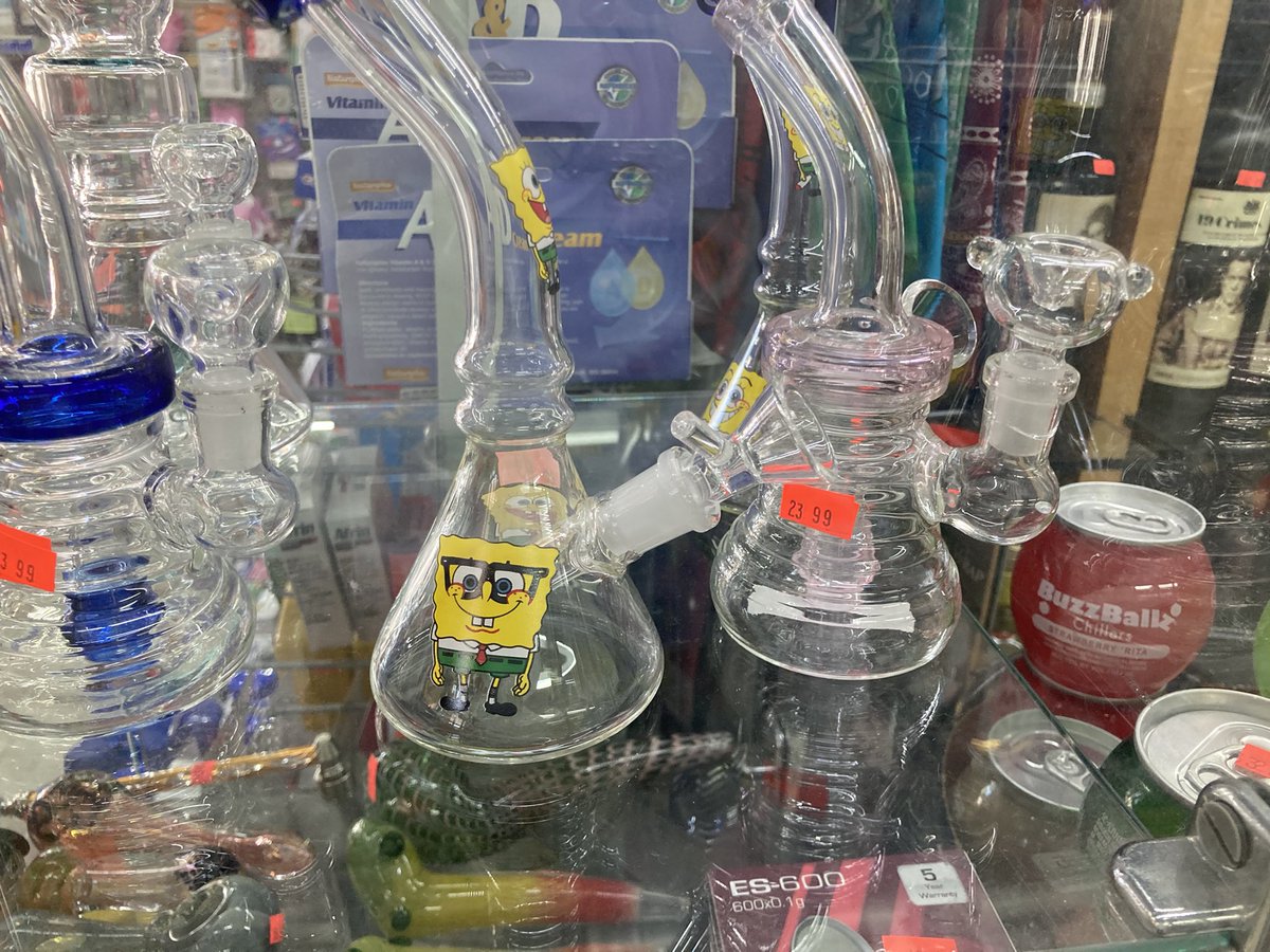 WHamaker's tweet photo. SpongeBong SquareBud https://t.co/PcR7oJSnW4