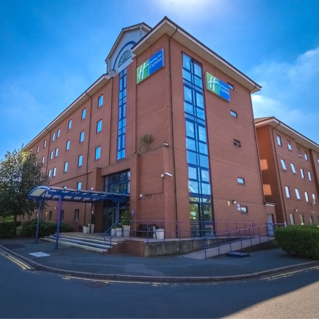 HIExpCastleBrom's tweet photo. Summer is only six months away. Book your weekend away with us and take advantage of lower rates at https://t.co/0qCMEuocgr.

#AnIHGHotel #ExperienceIHG #HolidayInnExpress #ExpressKettering #BrightstarHospitality https://t.co/JtVezVdTxN