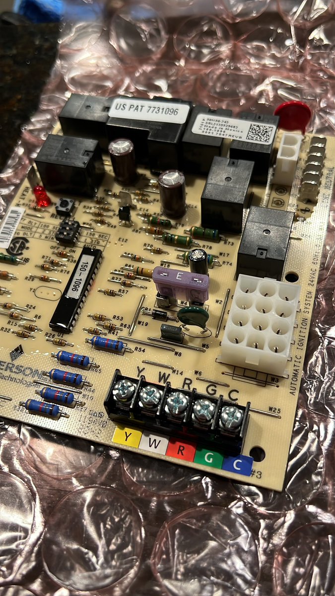 d3vtec's tweet photo. Fixing our heating unit today. Can’t help but think, YELLOW, WHITE, RED, GREEN, (C)LUE!? https://t.co/LxDGOk6mk3