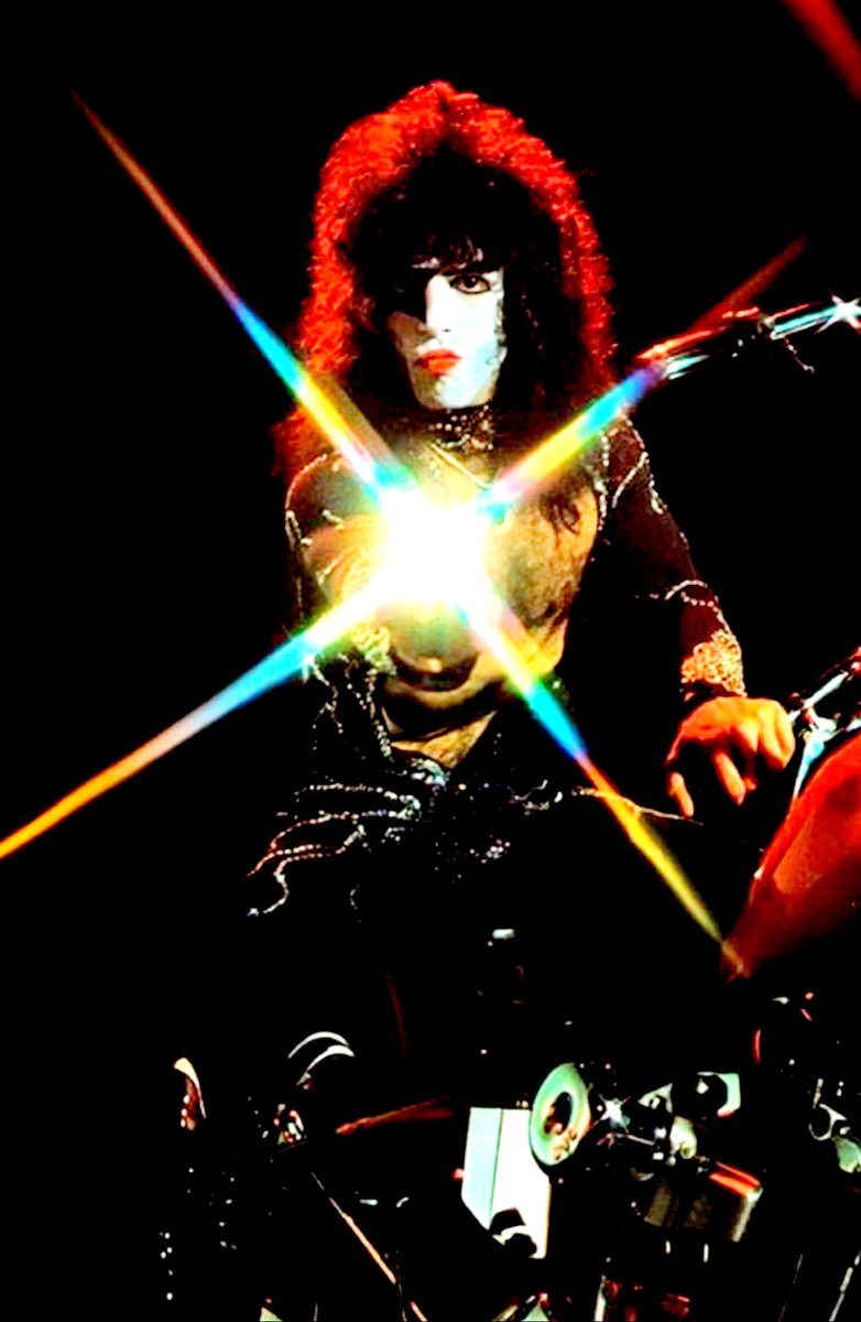 skullstar01's tweet photo. 🌟StarChild Saturday🌟
Hope everyone's new year is starting off well. Here's some pics of Paul to help it get better. Much ❤
⚡☠️⚡
#KISSArmy #KISS #PaulStanley #StarChildSaturday #StarChild https://t.co/T8x9x5a0w9