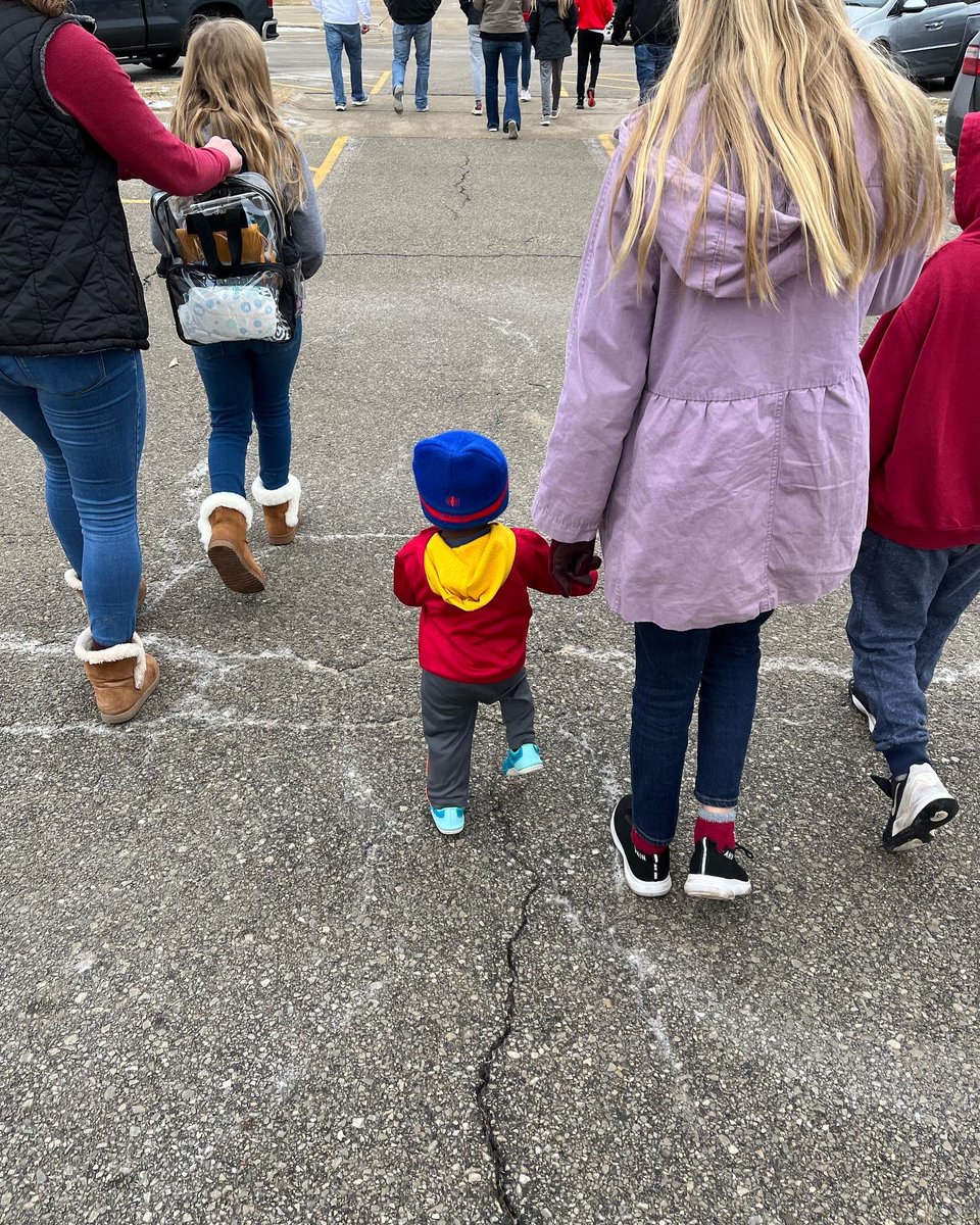 erictrout86's tweet photo. 1st @cycloneath @CycloneWBB game for the youngest #troutlings #HiltonMagic #CloneCone https://t.co/lmRofJKPJ2
