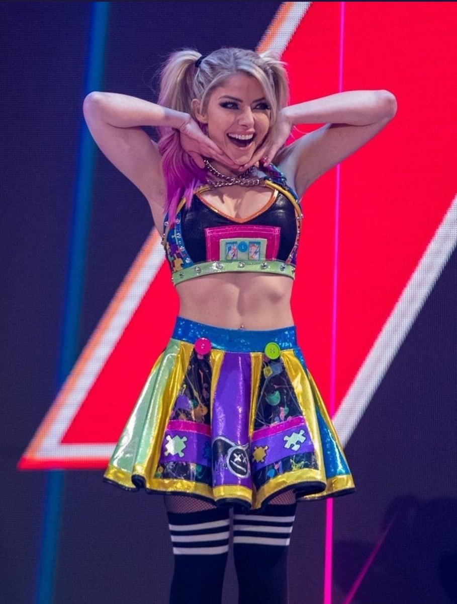 SimoBliss_'s tweet image. do you support Alexa Bliss?💖🥺