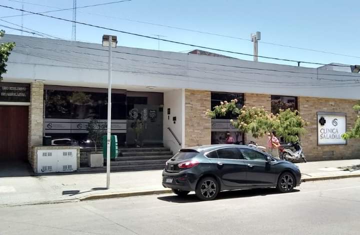 CronicaSindicaL's tweet photo. #ATSALAPLATA Trabajadores de la “CLINICA SALADILLO” van al PARO en defensa de sus fuentes laborales y por deudas salariales, informó la delegación ATSA 25 Mayo con representación en la clínica.
@ATSALaPlata1 @PedroBorgini @SanidadArg
https://t.co/5NUtlpVQjd https://t.co/V9FljNuKQ0