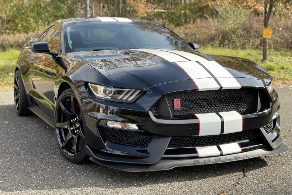 StangBangers's tweet photo. For Sale: 2020 Ford Mustang Shelby GT350R (#LR110, Shadow Black, white stripes, 5.2L "Voodoo" V8, 6-speed, 2K miles) https://t.co/4AWrg6TZsW https://t.co/yfN4c41vfc