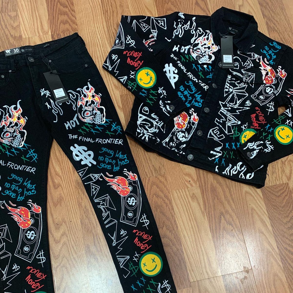 e11evenchic's tweet photo. @AriTheDon Ari 👀 we seen your Tweet 🙌🥶 can you help us out and let your Timeline know we have a 4 for $99 sale today? Our entire collection is available at https://t.co/NWPODUcku3 💕 thank you, if so😇 https://t.co/QFZeDX2Ki7