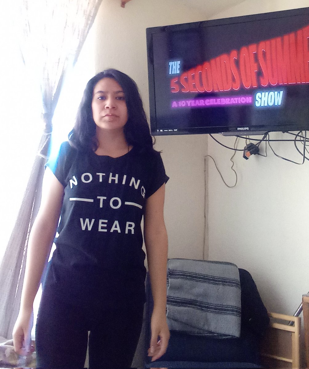 JB_amanda_1D's tweet photo. Me every day since December 3rd:
#10yearsof5sos #5SOSThe10YearCelebrationShow
#5sos https://t.co/f7hZEpNOJC