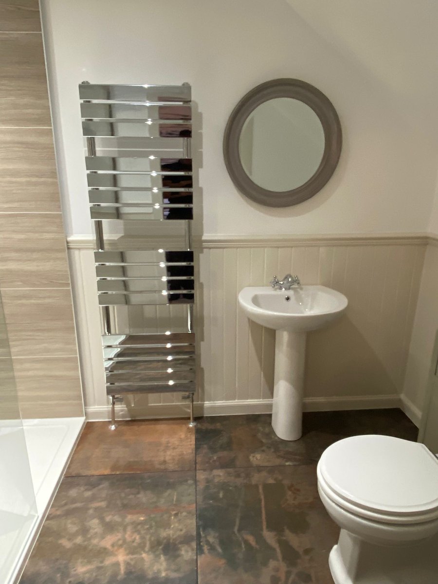 selfcaterings's tweet photo. Hillview's had an upgrade, new lounge furniture, additional en-suite created, bathroom &amp; shower rooms upgraded
Availability for Feb and March 2022 🏠🐶👪 - https://t.co/T5JBuSPQUn https://t.co/CYqpr8axIL