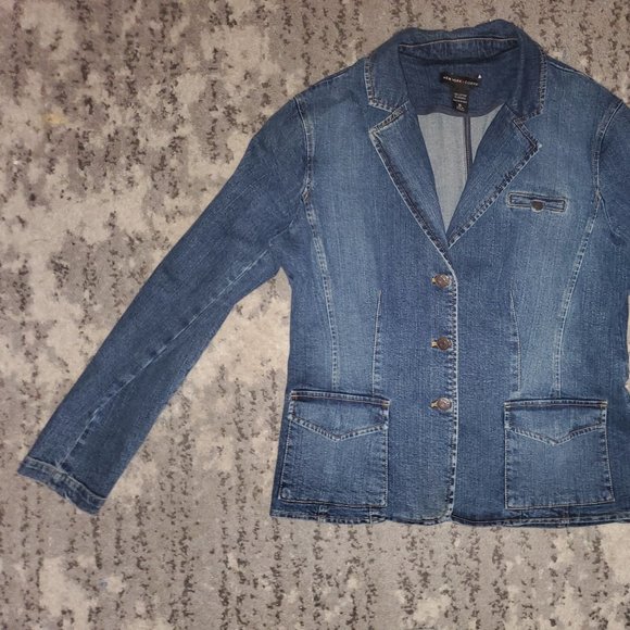 CandyMidvale's tweet image. So good I had to share! Check out all the items I'm loving on @Poshmarkapp from @PrincessNess64 #poshmark #fashion #style #shopmycloset #notknown #tommybahama #newyorkcompany: posh.mk/XLrW2lOQEmb