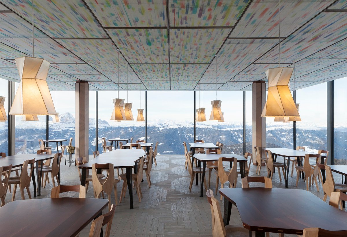 visitsouthtyrol's tweet photo. That view, what a sensation!
And that #cooking, "it's not a meal, but an unforgettable personal experience" (quote Michelin). #Star chef #NorbertNiederkofler brings sustainability to the table at the #AlpiNN Food Space &amp; Restaurant
https://t.co/OXoP2MJegs #SouthTyrol https://t.co/ejqNcqYuBq