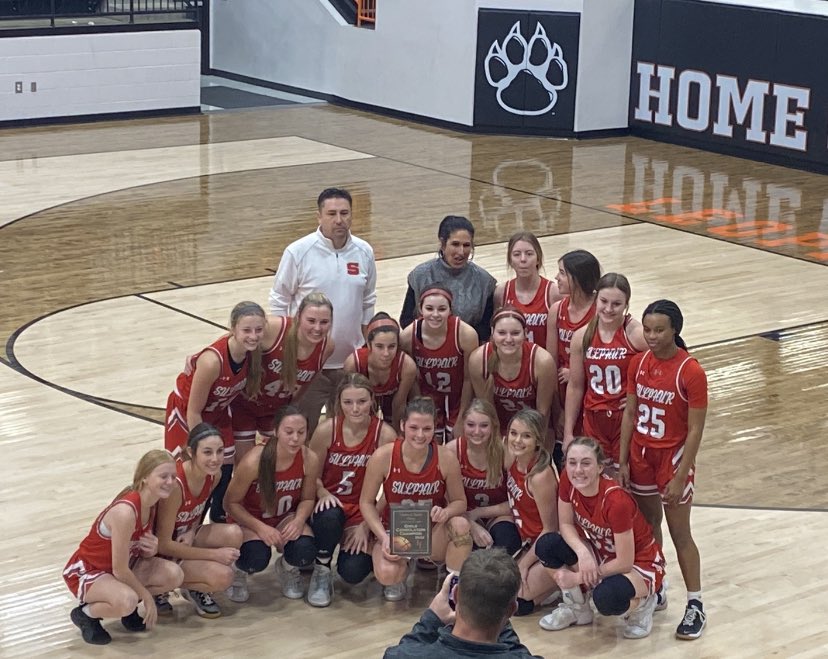 BulldogSulphur's tweet image. Sulphur girls defeat Lindsay by 20 and claim consolation championship