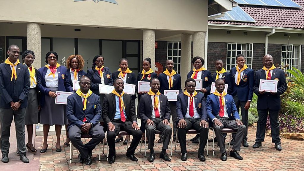 UncleIrvine's tweet photo. Starting 2022 with a bang 🏃🏾‍♂️🏃🏾‍♂️🏃🏾‍♂️🏃🏾‍♂️🏃🏾‍♂️ hitting the ground running SYL graduation https://t.co/ZW7y1egJGS