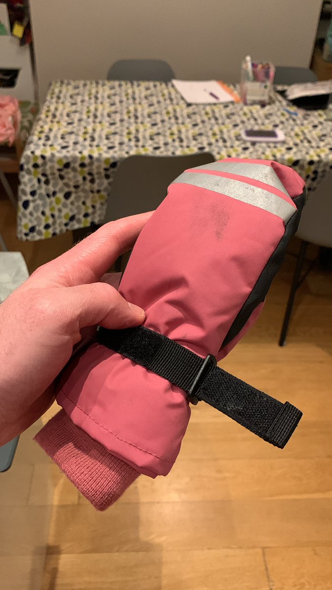 andrewbrooman1's tweet photo. Great game at the Stoop today @Harlequins ! We managed to lose a glove somewhere between Block GD in the North Stand and the exit by Craneford Way - anyone happen to pick it up? This is the other from the pair! https://t.co/1UAhEoWgcI