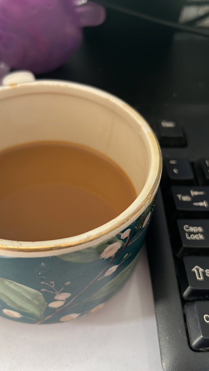 wc224c's tweet image. Hello my name is wendy and i am a Caffeine addict lmao  Who else drinks Coffee like theres no tomorrow and sleeps like a baby ✋