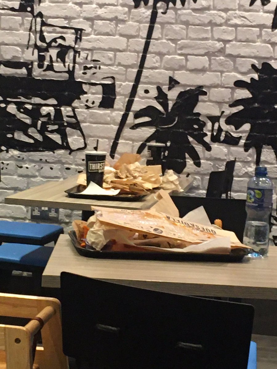 group_hs's tweet photo. @tacobelluk horrendous scenes and service at your birstall store ! Staff rushed off their feet with no supervisor organising them ! Food being prepped without gloves and masks on 🤮 tables left uncleared for an hour , floors disgusting ! 30 mins wait for food . The list goes on ! https://t.co/NOsuWqcTNO