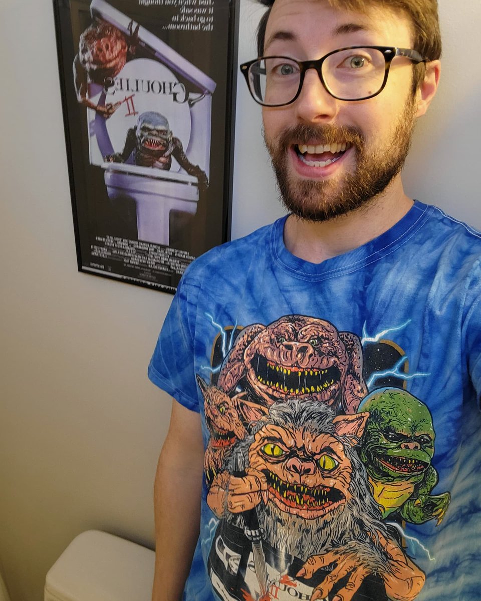 ClayAstroman's tweet photo. Happy #SpookyBasementSaturdays, and mega happy birthday to my mom! All she asked for was this SNES ornament, which we were happy to get for her since she got me this rad Ghoulies 2 shirt for my b-day. P.S. CftC2 in WtM is based on G2! ππΌπ
#spookybasement #cavitycolors #horror https://t.co/1yw1CSQt7C