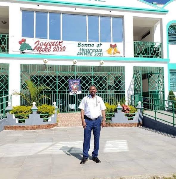 As CEO of New Hope Hospital, a partner of Konbit Sante, Dr. Maklin Eugène contributes significantly to support Haitians. 

For more information on Dr. Eugène and our partnership, please visit our website’s newsroom. 

#publichealth #Haiti #healthcare #globalhealth #partnership