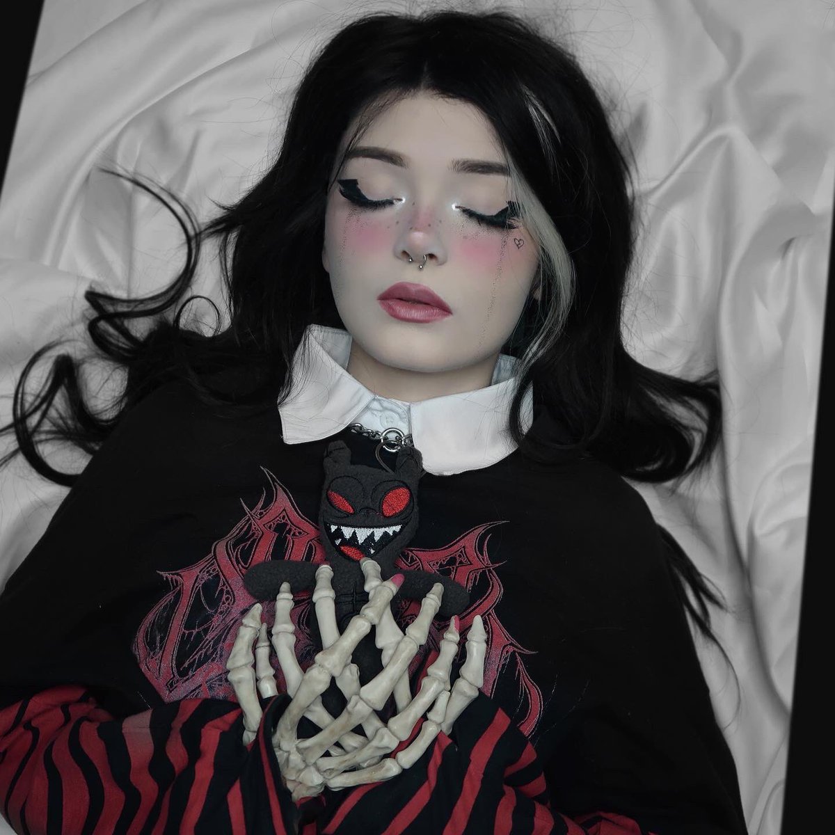</3 ghost girl </3 https://t.co/MbhwWRx1kU
