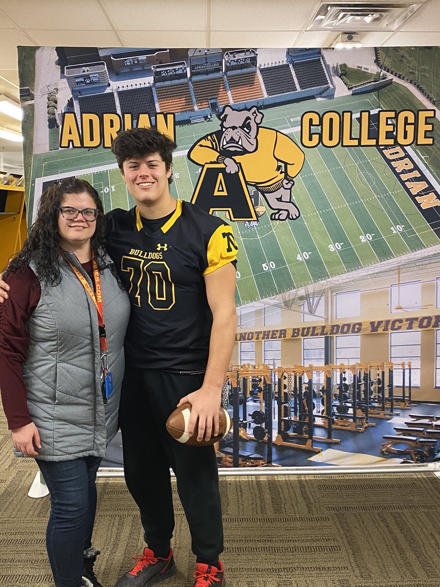 JVidojevski's tweet photo. Had an awesome visit today at @AdrianCollegeFB! Thank you so much to @CoachKnollman for having me out and for the hospitality. Can’t wait to come back soon! https://t.co/AYtFWcVAoV