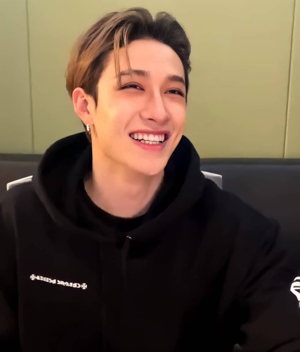 wolfiechanssi's tweet photo. Chan I'm proud of you. I always want to see that smile on your face. I will always continue to love and support you and your group members. 사랑하고 항상 지원해요. #BANGCHAN #방찬 https://t.co/QDSpuK1sdU