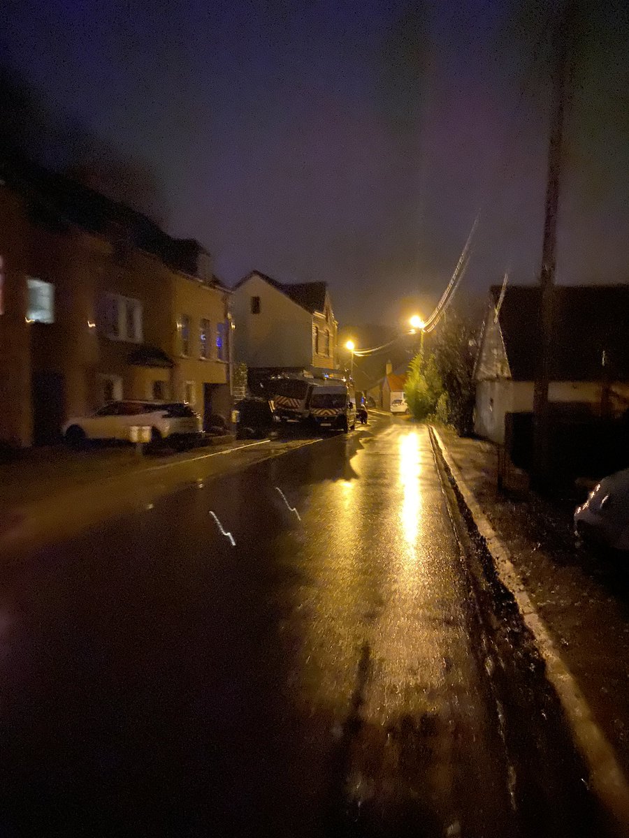 eloise_jdg's tweet photo. comme j avais peur de rentrée toute seul chez moi j ai fait des photos sur le chemin🥲 https://t.co/rNWMjc5AhS